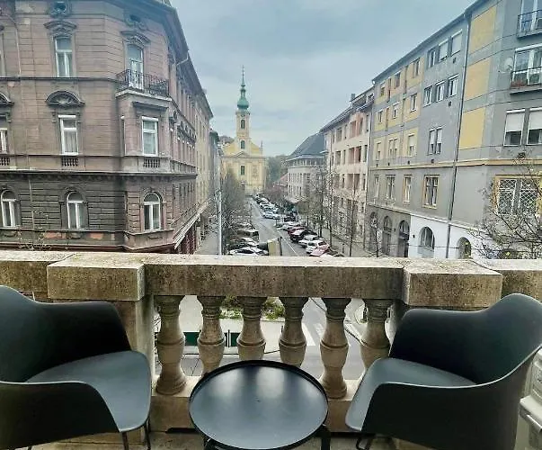 Logodi Castle Hill Apartment I Free Parking I Self Check-In דירה *