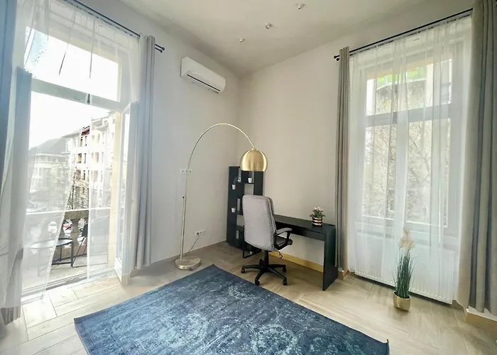Logodi Castle Hill Apartment I Free Parking I Self Check-In דירה *