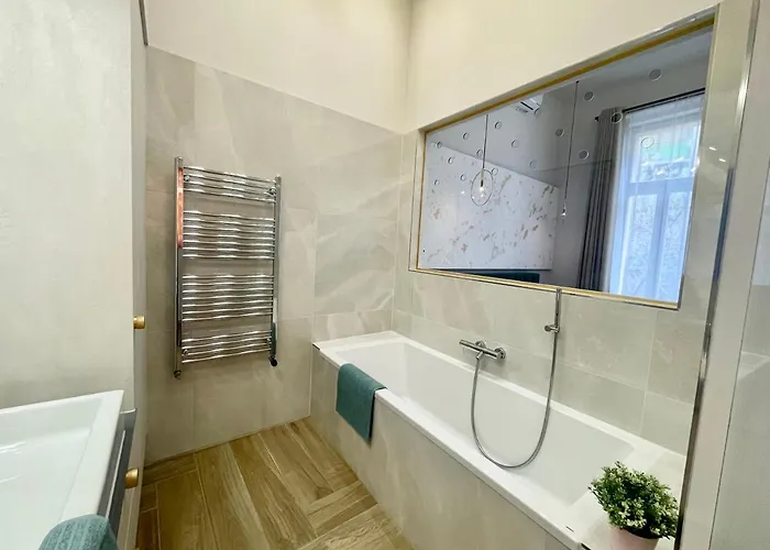 דירה Logodi Castle Hill Apartment I Free Parking I Self Check-In *