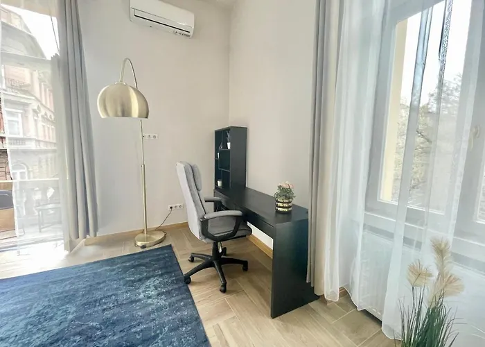 Logodi Castle Hill Apartment I Free Parking I Self Check-In דירה בודפשט