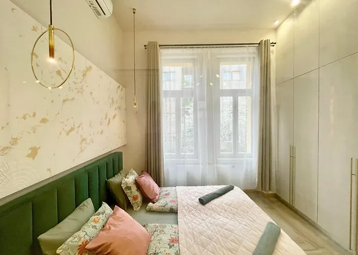 Logodi Castle Hill Apartment I Free Parking I Self Check-In *