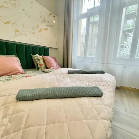Castle Hill Logodi I Free Parking I Self Check-in Budapest