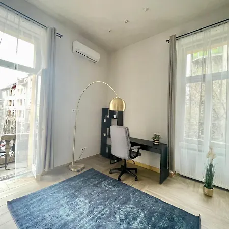 Logodi Castle Hill I 1 Free Parking I Self Check-in Appartement *