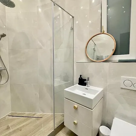 아파트 Castle Hill Apartment Logodi I Free Parking I Self Check-In 부다페스트