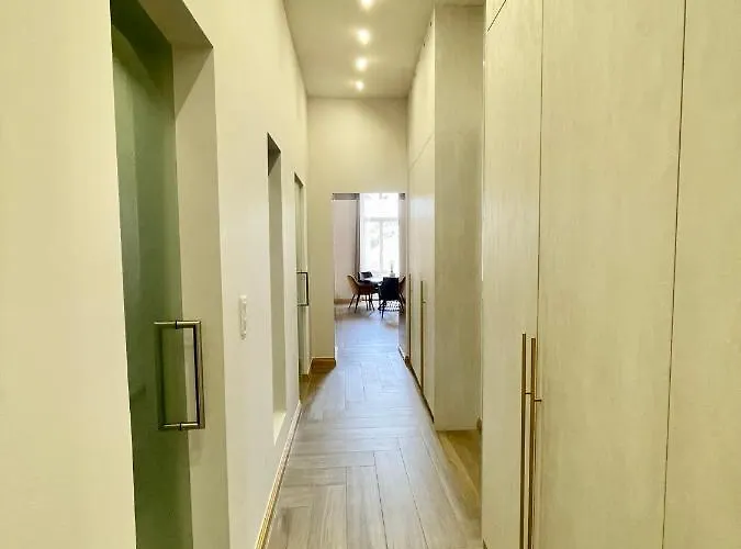 Logodi Castle Hill I 1 Free Prkng I Self Chkn Apartment